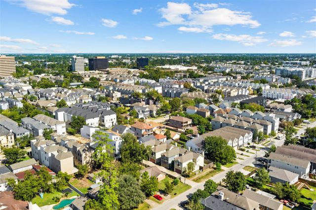 1427 W 22nd Street, Houston, TX 77008