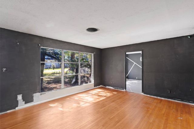 1427 W 22nd Street, Houston, TX 77008