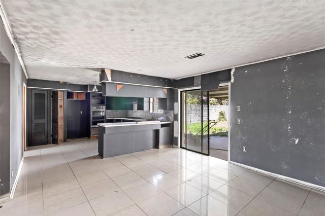 1427 W 22nd Street, Houston, TX 77008