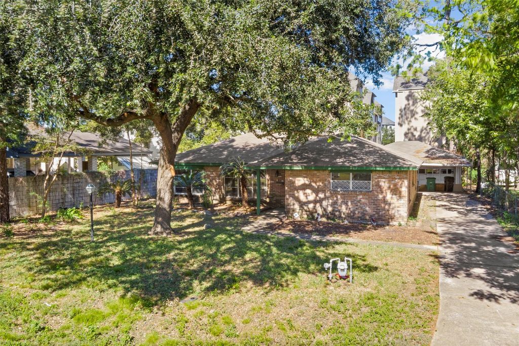 1427 W 22nd Street, Houston, TX 77008