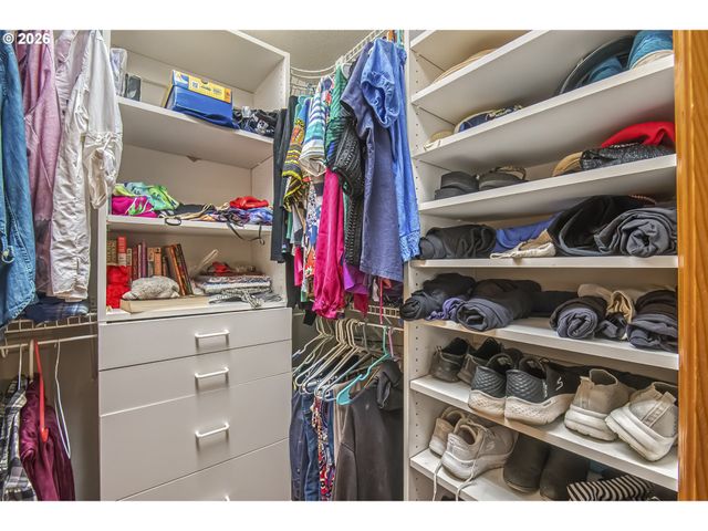 23786 Sw LODGEPOLE Ter, Sherwood, OR 97140