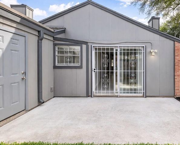 5815 Village Forest Court, Houston, TX 77092