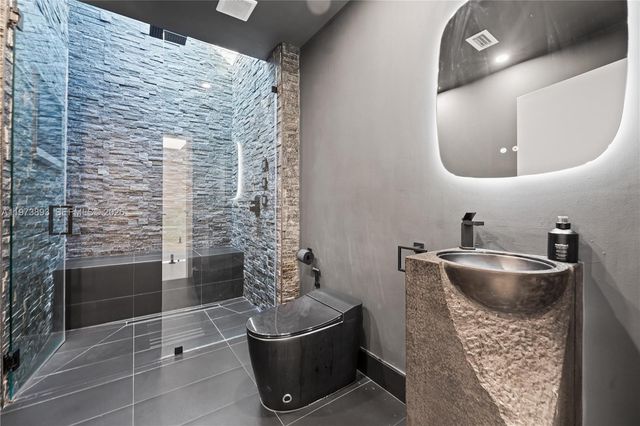 17740 SW 83rd Ave, Palmetto Bay, FL 33157