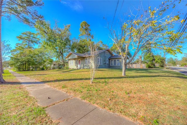 213 E Feagin Street, Livingston, TX 77351