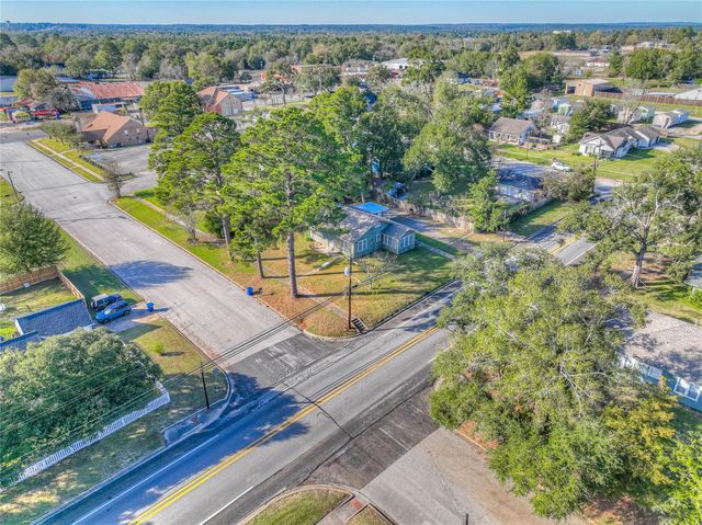 213 E Feagin Street, Livingston, TX 77351