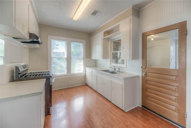 213 E Feagin Street, Livingston, TX 77351