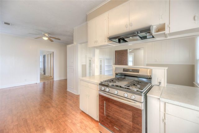 213 E Feagin Street, Livingston, TX 77351