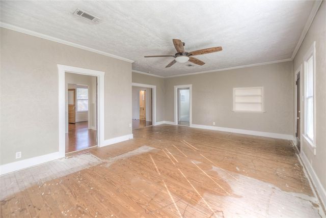 213 E Feagin Street, Livingston, TX 77351