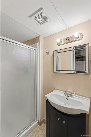 34052 Viceroy Drive, Sterling Heights, MI 48310