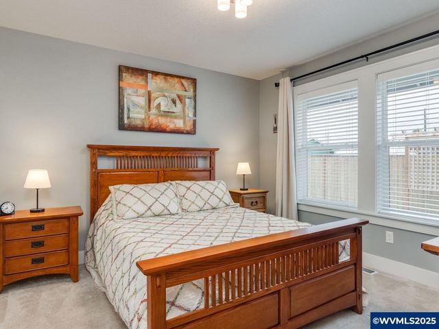 609 Lincoln St, Silverton, OR 97381