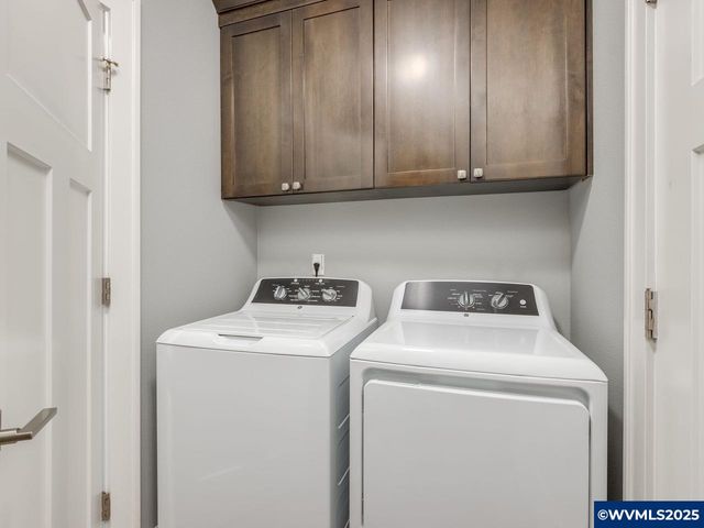609 Lincoln St, Silverton, OR 97381