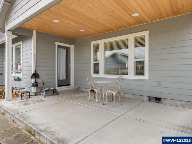 609 Lincoln St, Silverton, OR 97381