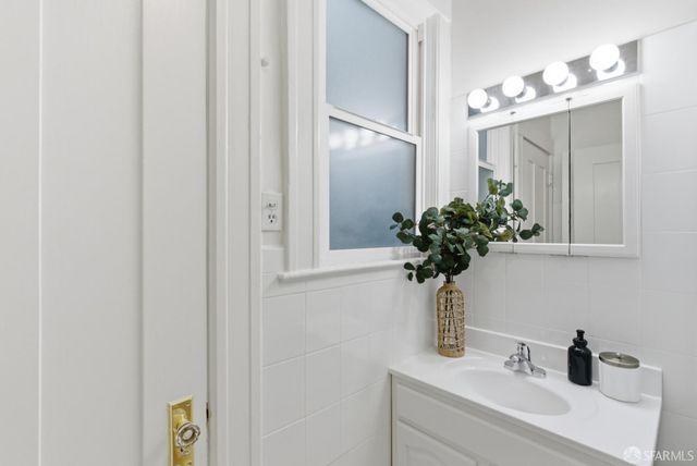 953 Leavenworth Street, San Francisco, CA 94109