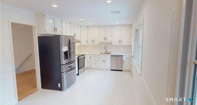 1 Cottontail Road, Norwalk, CT 06854