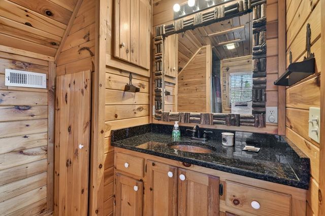 470 Gobbler Knob Drive, Ellijay, GA 30540