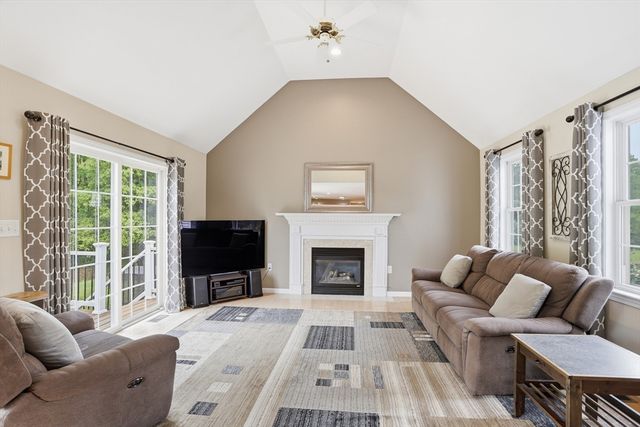 1 Partridge Ln, Littleton, MA 01460