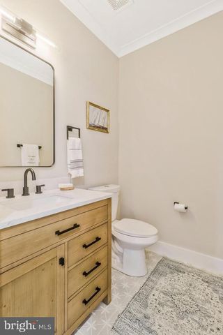 6570 FALLWIND LN, Bethesda, MD 20817