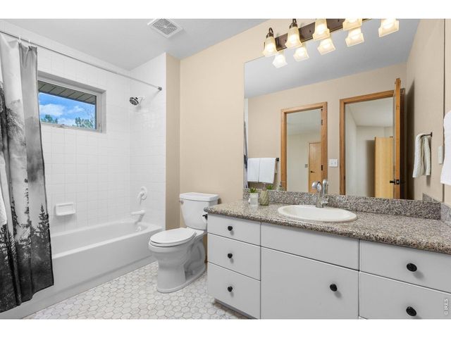 4005 Pebble Beach Dr, Longmont, CO 80503