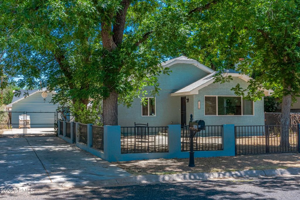 247 S MESQUITE Street, Wickenburg, AZ 85390