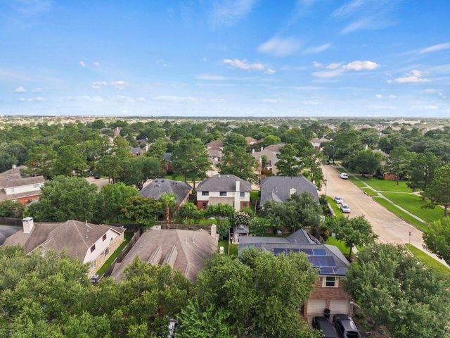 17107 Cradle Cove Court, Houston, TX 77095