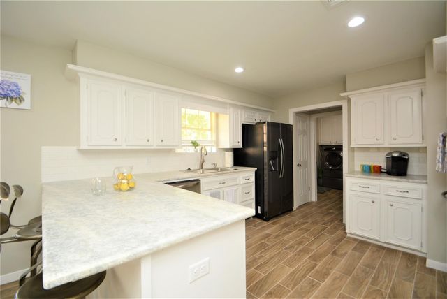 114 Springs Edge Drive, Conroe, TX 77356