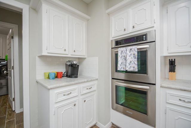 114 Springs Edge Drive, Conroe, TX 77356