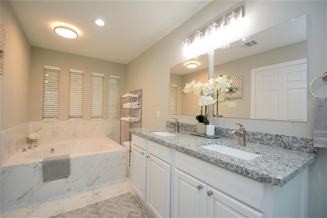 114 Springs Edge Drive, Conroe, TX 77356