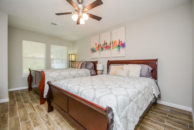 114 Springs Edge Drive, Conroe, TX 77356