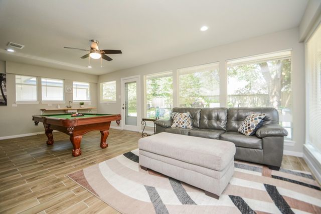 114 Springs Edge Drive, Conroe, TX 77356