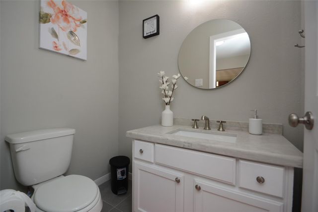 114 Springs Edge Drive, Conroe, TX 77356