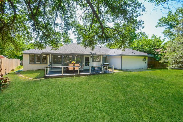114 Springs Edge Drive, Conroe, TX 77356