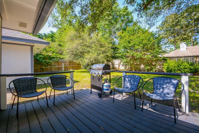 114 Springs Edge Drive, Conroe, TX 77356