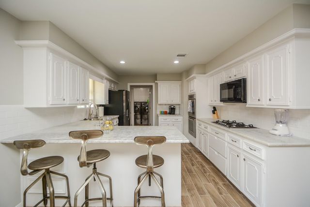 114 Springs Edge Drive, Conroe, TX 77356
