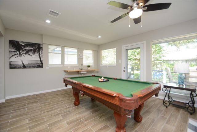 114 Springs Edge Drive, Conroe, TX 77356