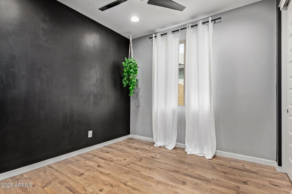 property-img