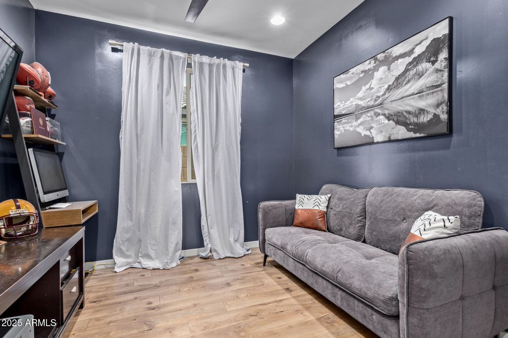 property-img