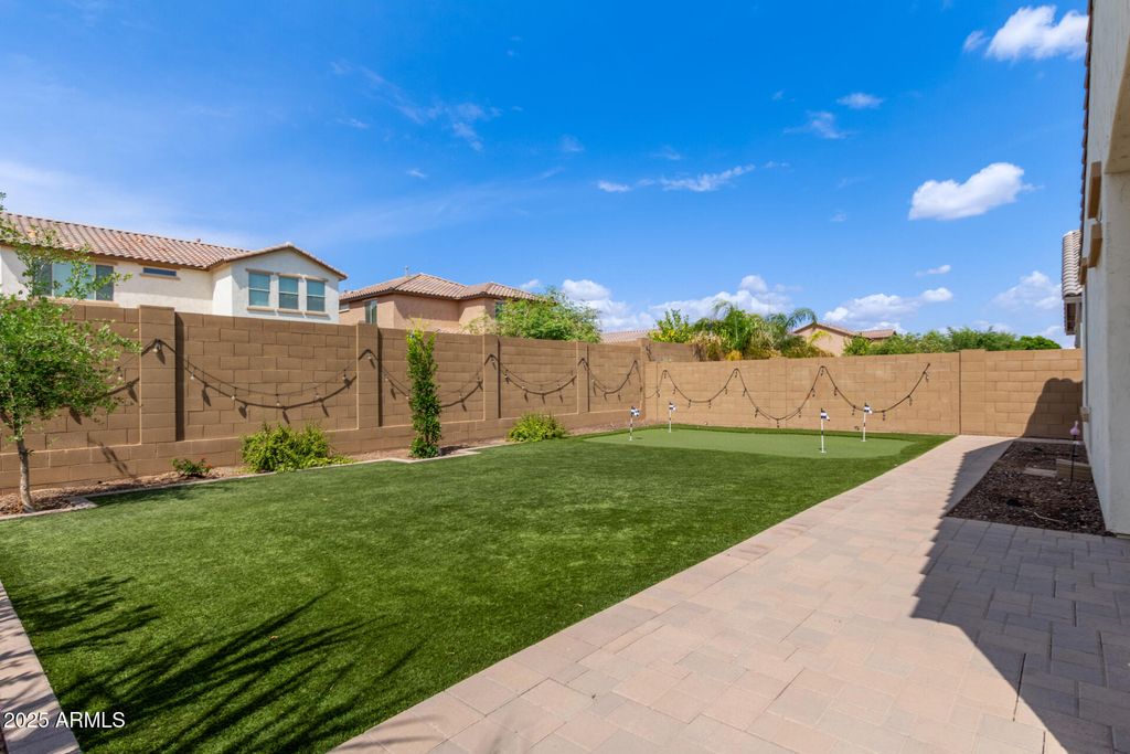 property-img