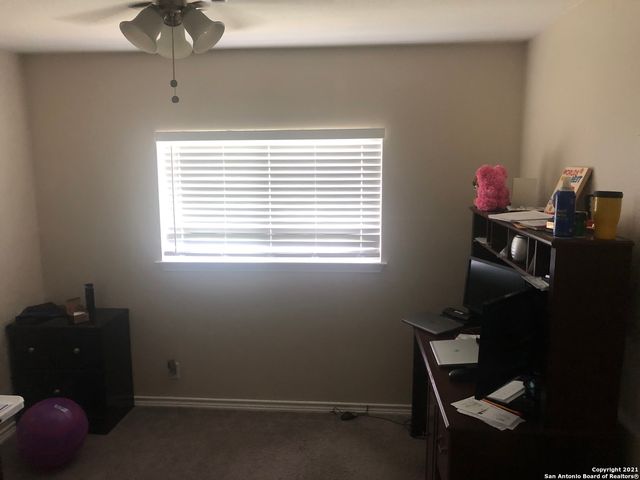 8515 Maple Ridge Dr, San Antonio, TX 78239