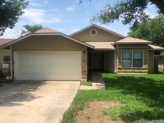 8515 Maple Ridge Dr, San Antonio, TX 78239
