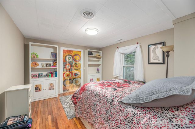 106 Spooks Branch Road, Asheville, NC 28804