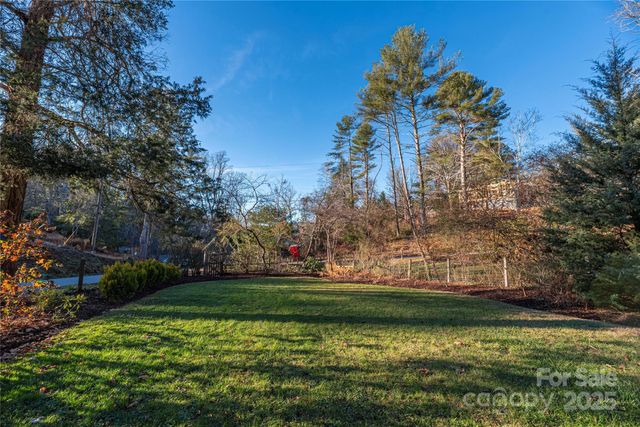 106 Spooks Branch Road, Asheville, NC 28804