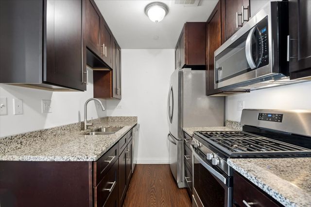 848 Mcintosh Court 204, Prospect Heights, IL 60070