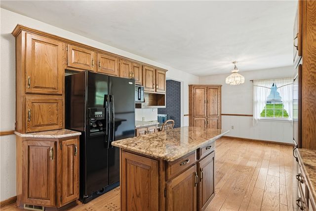 215 Edgewood Dr, Buffalo Twp, PA 16055