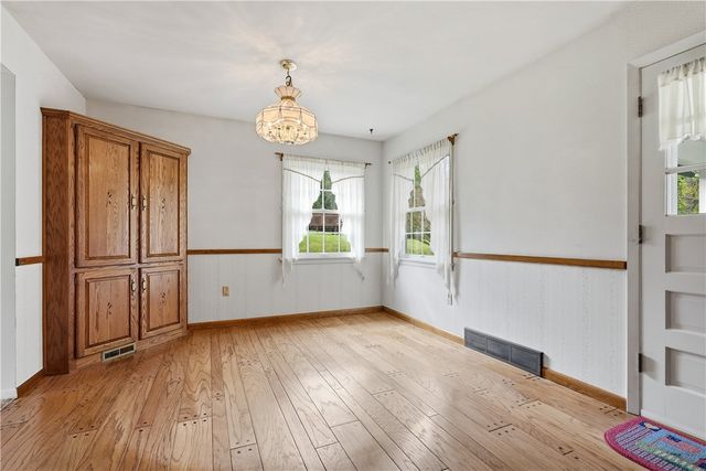 215 Edgewood Dr, Buffalo Twp, PA 16055