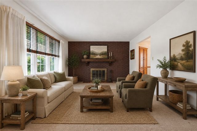215 Edgewood Dr, Buffalo Twp, PA 16055