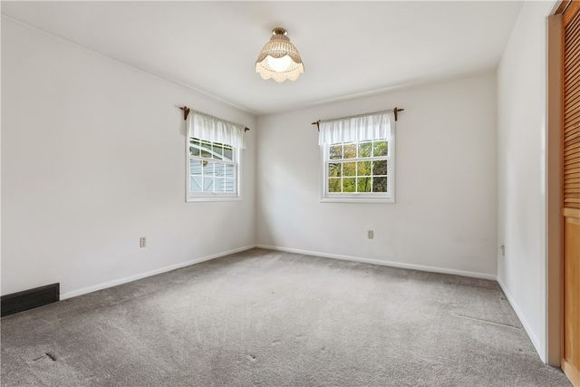 215 Edgewood Dr, Buffalo Twp, PA 16055