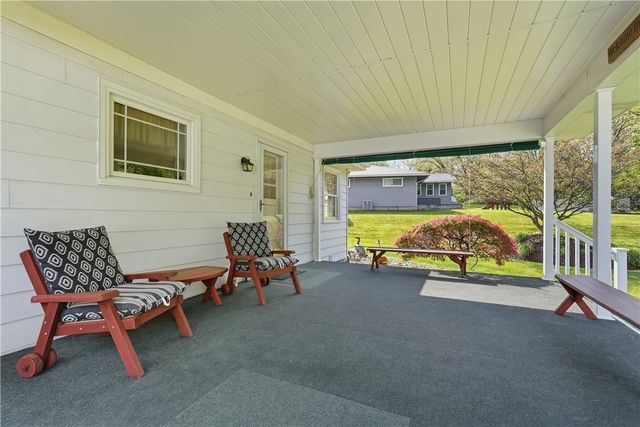215 Edgewood Dr, Buffalo Twp, PA 16055