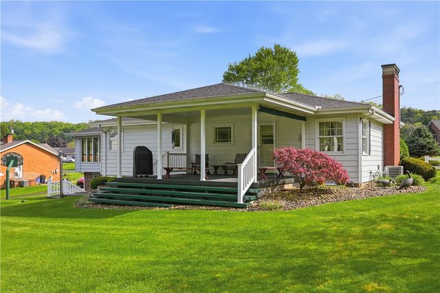 215 Edgewood Dr, Buffalo Twp, PA 16055