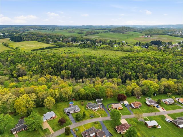 215 Edgewood Dr, Buffalo Twp, PA 16055