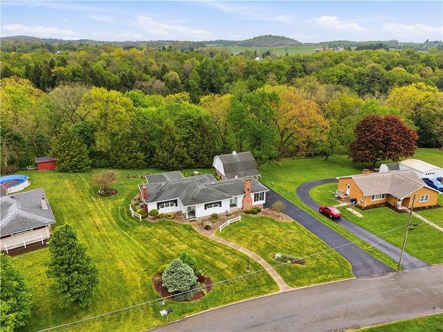 215 Edgewood Dr, Buffalo Twp, PA 16055